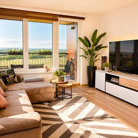 Appartamento Elegant New Flat Near Airport Tram To Centre *