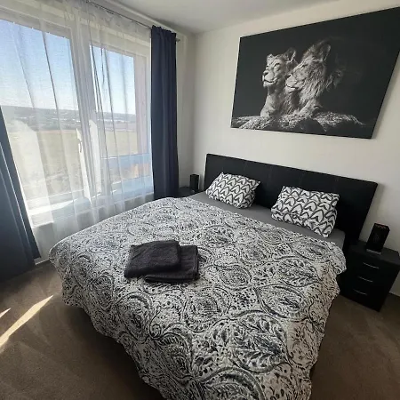 Elegant New Flat Near Airport Tram To Centre * 프라하