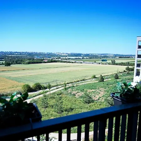 Elegant New Flat Near Airport Tram To Centre 프라하