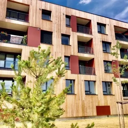 Elegant New Flat Near Airport Tram To Centre Daire Prag