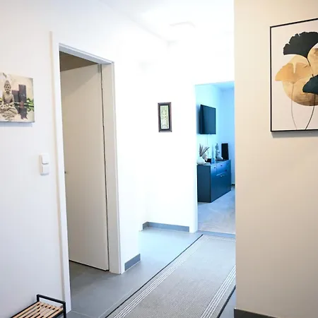 아파트 Elegant New Flat Near Airport Tram To Centre