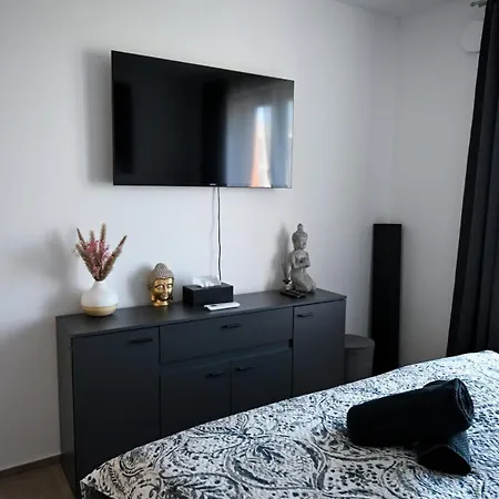 아파트 Elegant New Flat Near Airport Tram To Centre *
