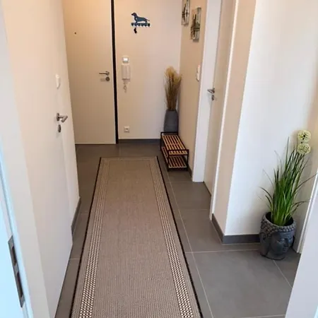 Elegant New Flat Near Airport Tram To Centre *