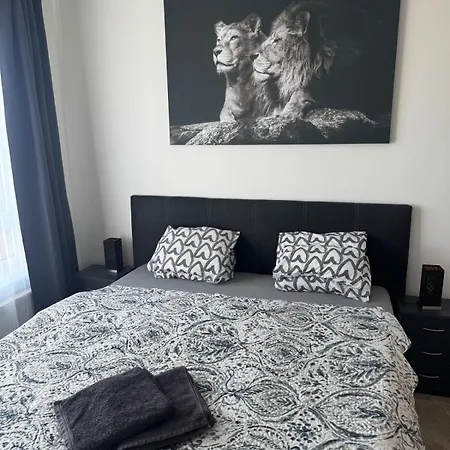 아파트 Elegant New Flat Near Airport Tram To Centre